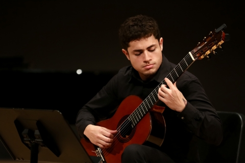 Guitar soloist